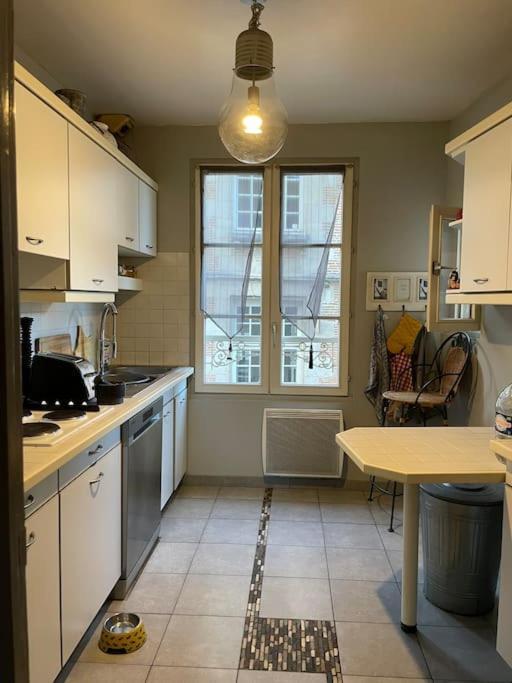 Appartement Sur Le Parvis De La Cathedrale Senlis  Ngoại thất bức ảnh